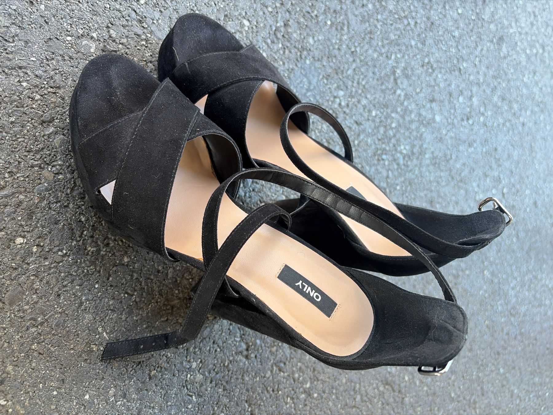 Scarpe da donna: schwarze High Heels, gr. 39 – Usato da Bern venduto da ntz_58f7
