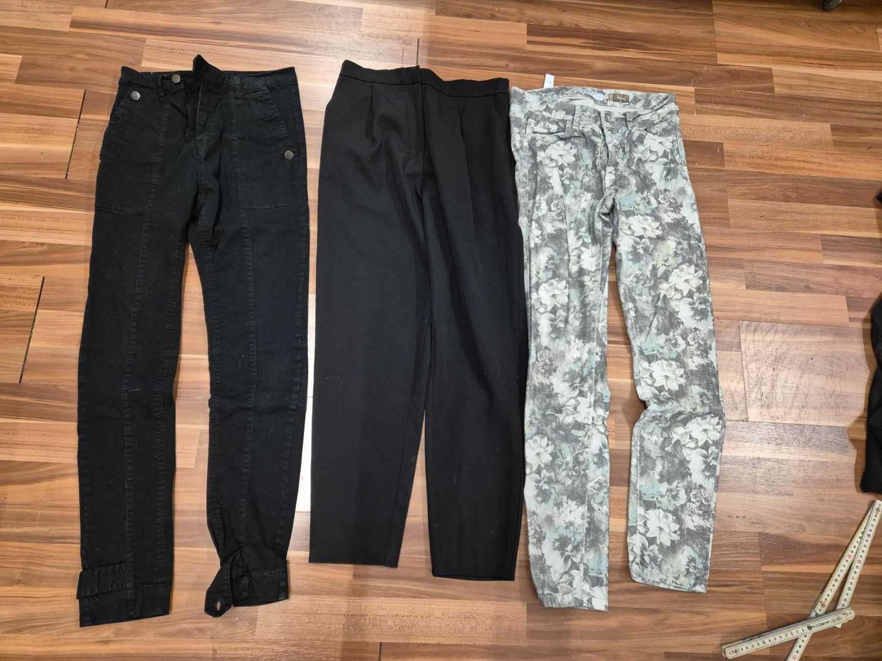Pantaloni: Damen Hosen-Set, Grösse 38, B21 – Usato da Schwarzenburg venduto da Flamingo07