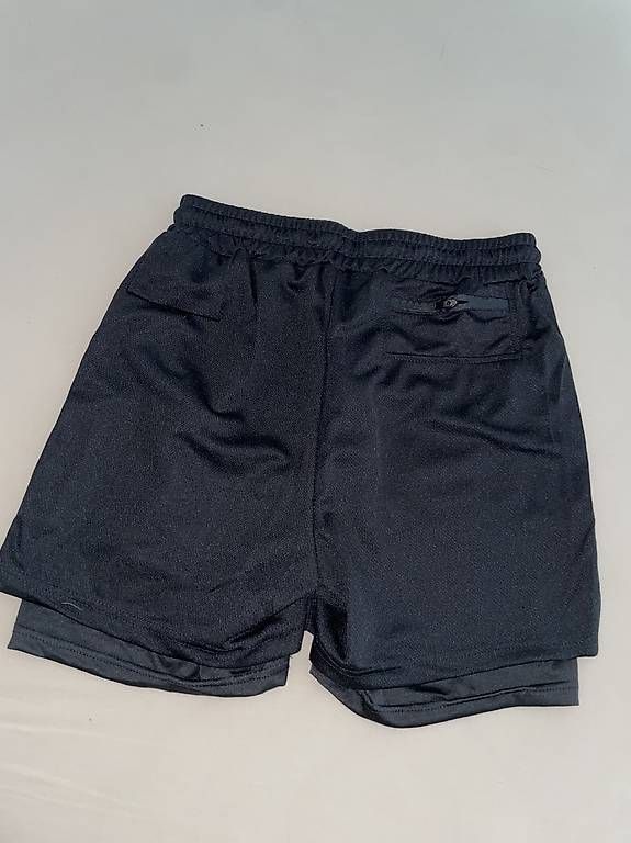 Pantalons: Whitebeard Trainingsshorts M – D'occasion à Mettmenstetten par ben_rrp2 2