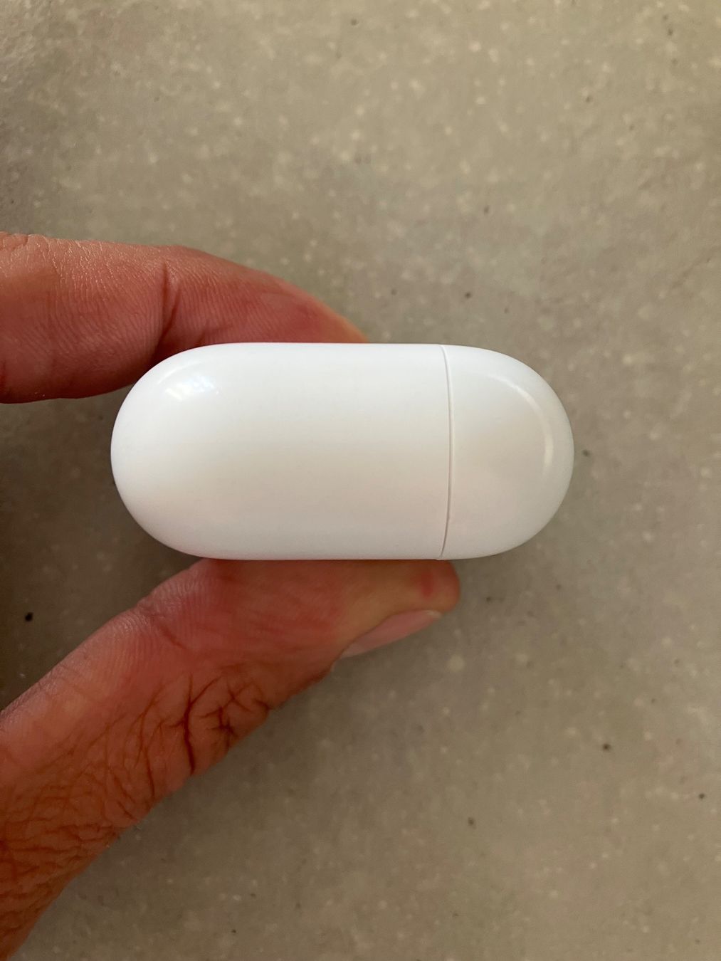 Apple Cuffie: APPLE AIRPODS 4 CASE – Usato da Lausanne venduto da mr.v 8