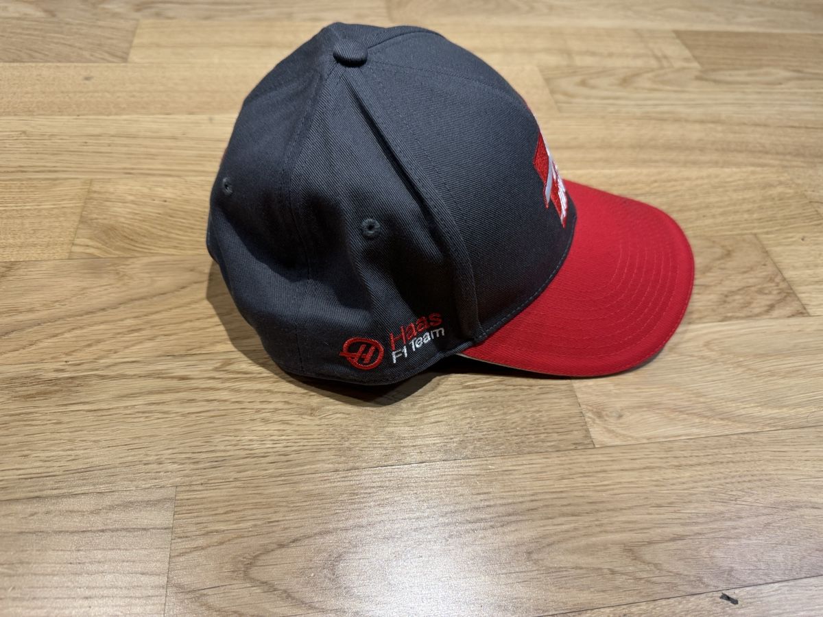 Copricapi, berretti & cappellini: Haas F1 Team Cap – Usato da Wetzikon ZH venduto da Sauberfan32 1