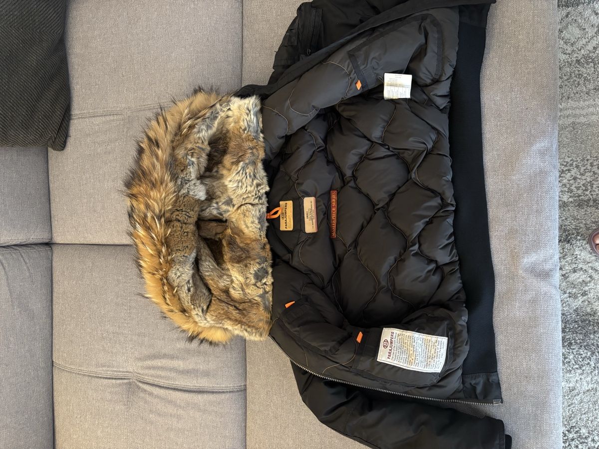 Parajumpers Giacche: Parajumpers Winterjacke mit Pelz, Schwarz – Usato da Uster venduto da NKuendig 1