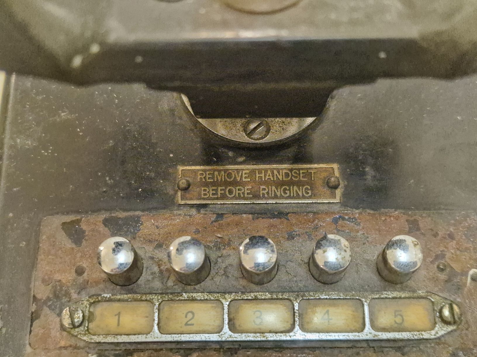 Ericsson Telefone: British Ericsson intercom telephone, metal/bakelite, 1930s? – Defekt aus Liebefeld von markprosser 3