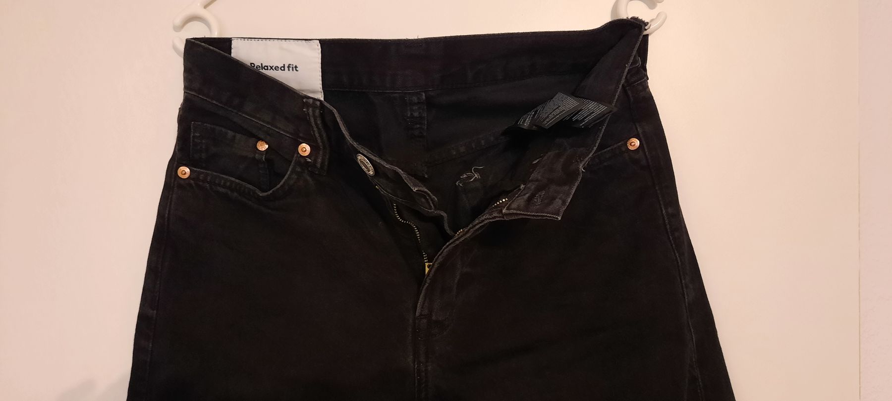 H&M Jeans: ***H&M*** Jeans schwarz 30/32 – Gebraucht aus Wädenswil von H2H_Secondhandshop 1