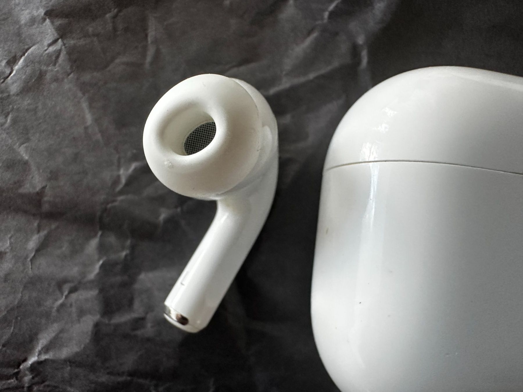 Apple Casques audio: Apple AirPods Pro 2, Lightning Anschluss – D'occasion à Stäfa par deebeecee 2