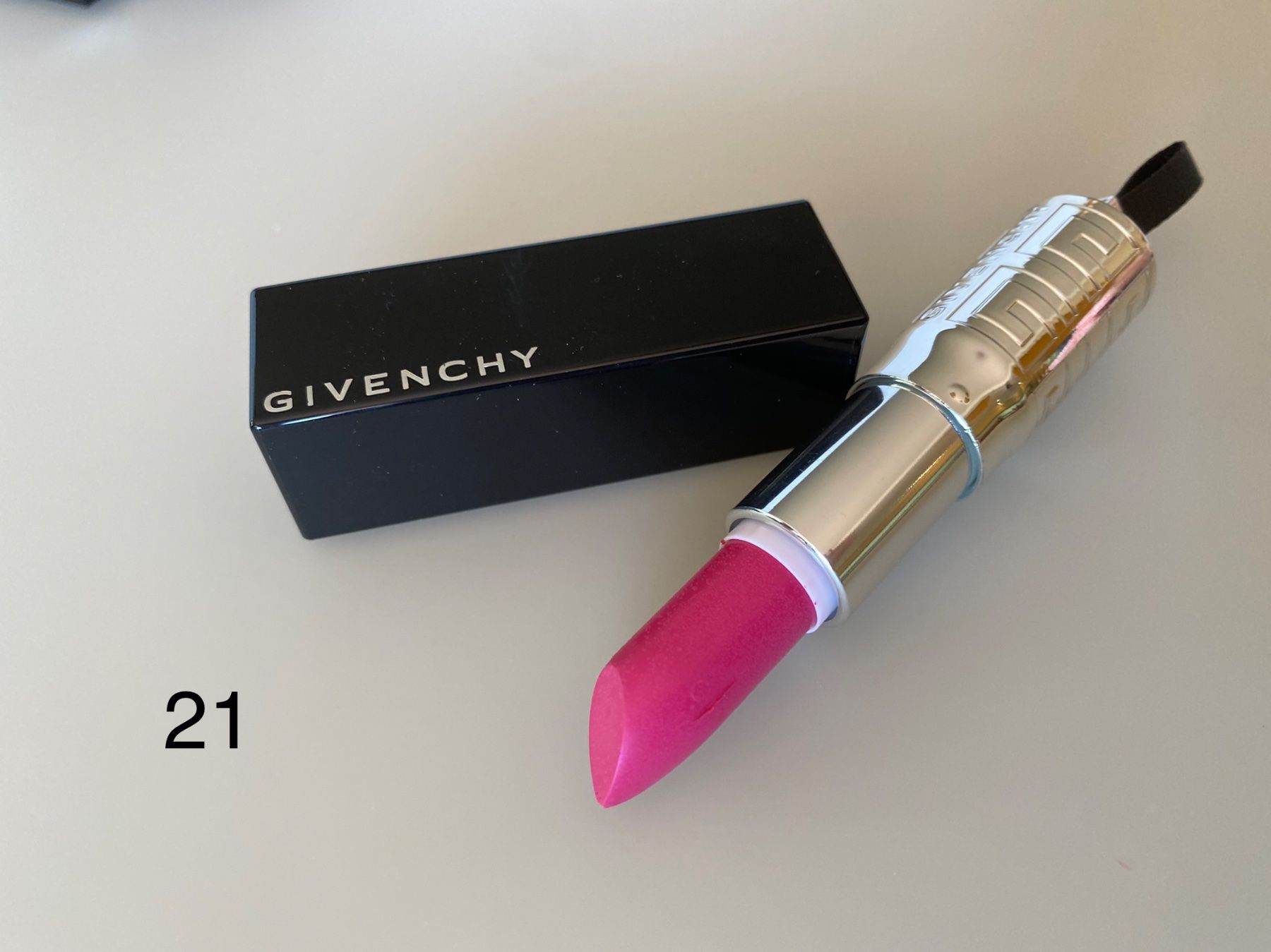 Make-up: Givenchy lipstick maquillage – Neu und originalverpackt aus Pully von Natala