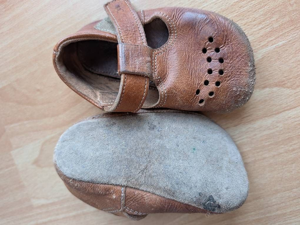 Scarpe per ragazzi: Echtleder Kinderschuh Gr 22 – Usato da Oberbüren venduto da lunasun