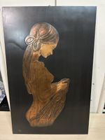 Tableau mural femme en cuivre, signé M.P.S.
