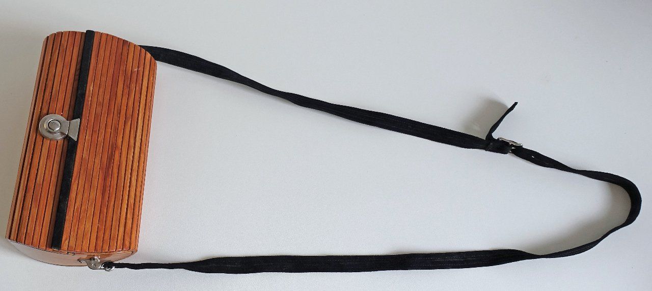 Borse da donna: Handtasche aus Holz – Nuovo (secondo la descrizione) da Zürich venduto da hell80