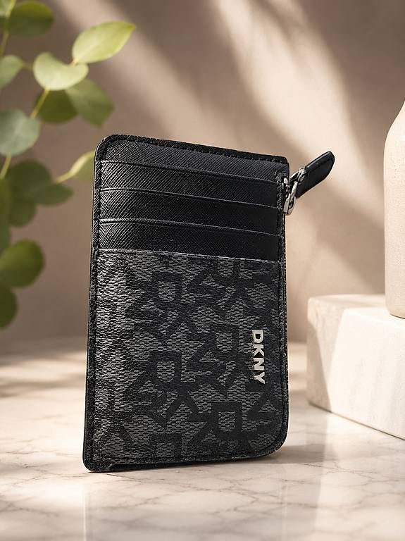 Altro in  Abbigliamento & Accessori: Originales DKNY Kartenetui aus Leder  – Usato da Seewen SO venduto da wit_6lph 1