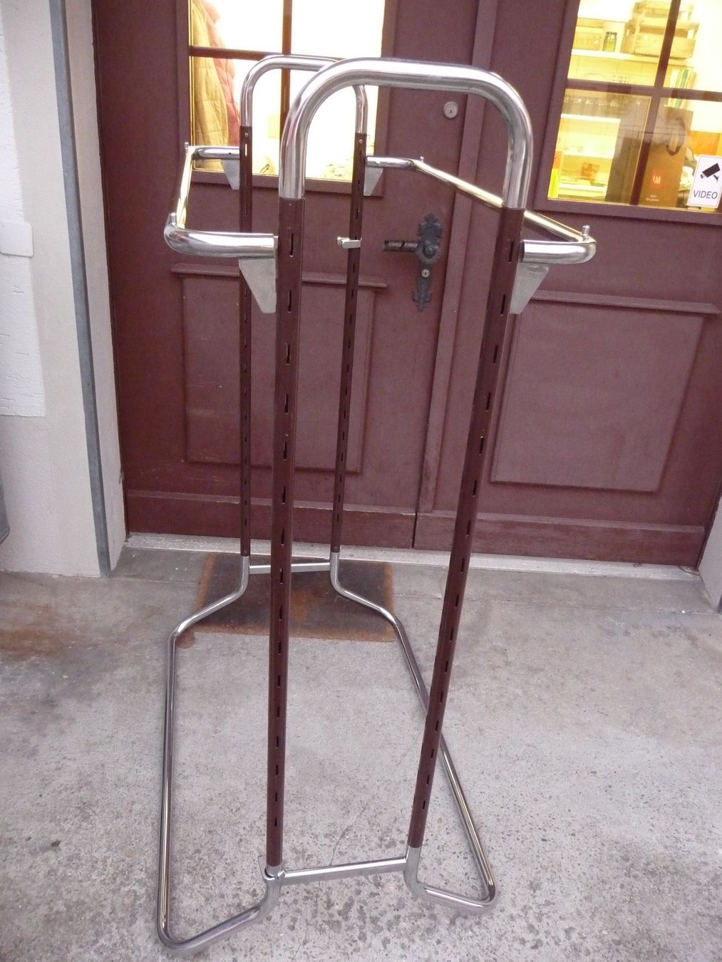 Porte manteau: Kleiderständer mit zwei Stangen / Doppelkleiderständer – D'occasion à Rafz par Powacaddy 1
