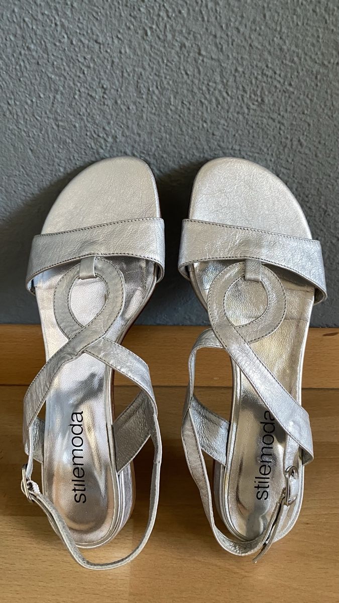Scarpe da donna: Sandalen silber Grösse 38 stilemoda Leder – Nuovo (secondo la descrizione) da St.Gallen venduto da LUMUMBA7