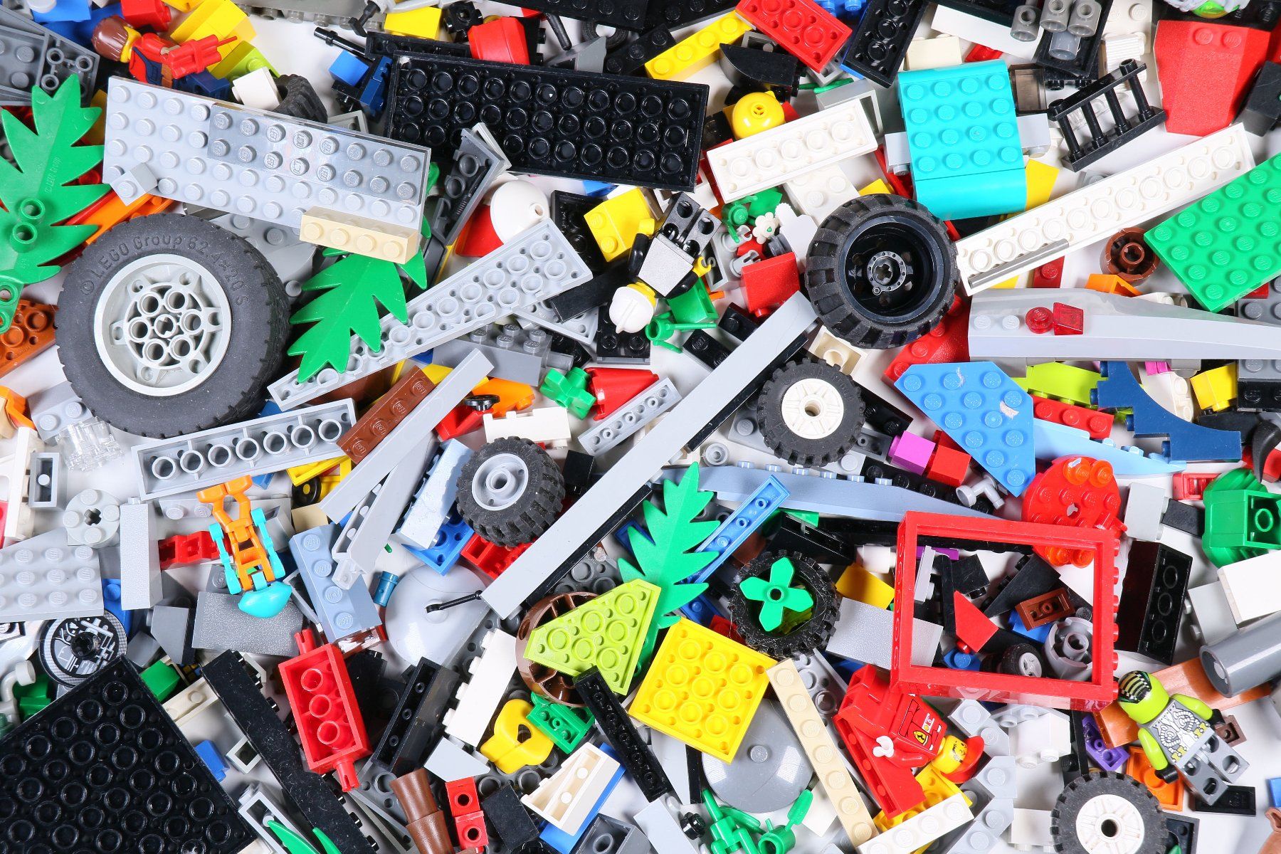 Lego Baukästen: 1.5 kg. Legoteile mit Minifiguren – Gebraucht aus Hettlingen von Scholi99 1