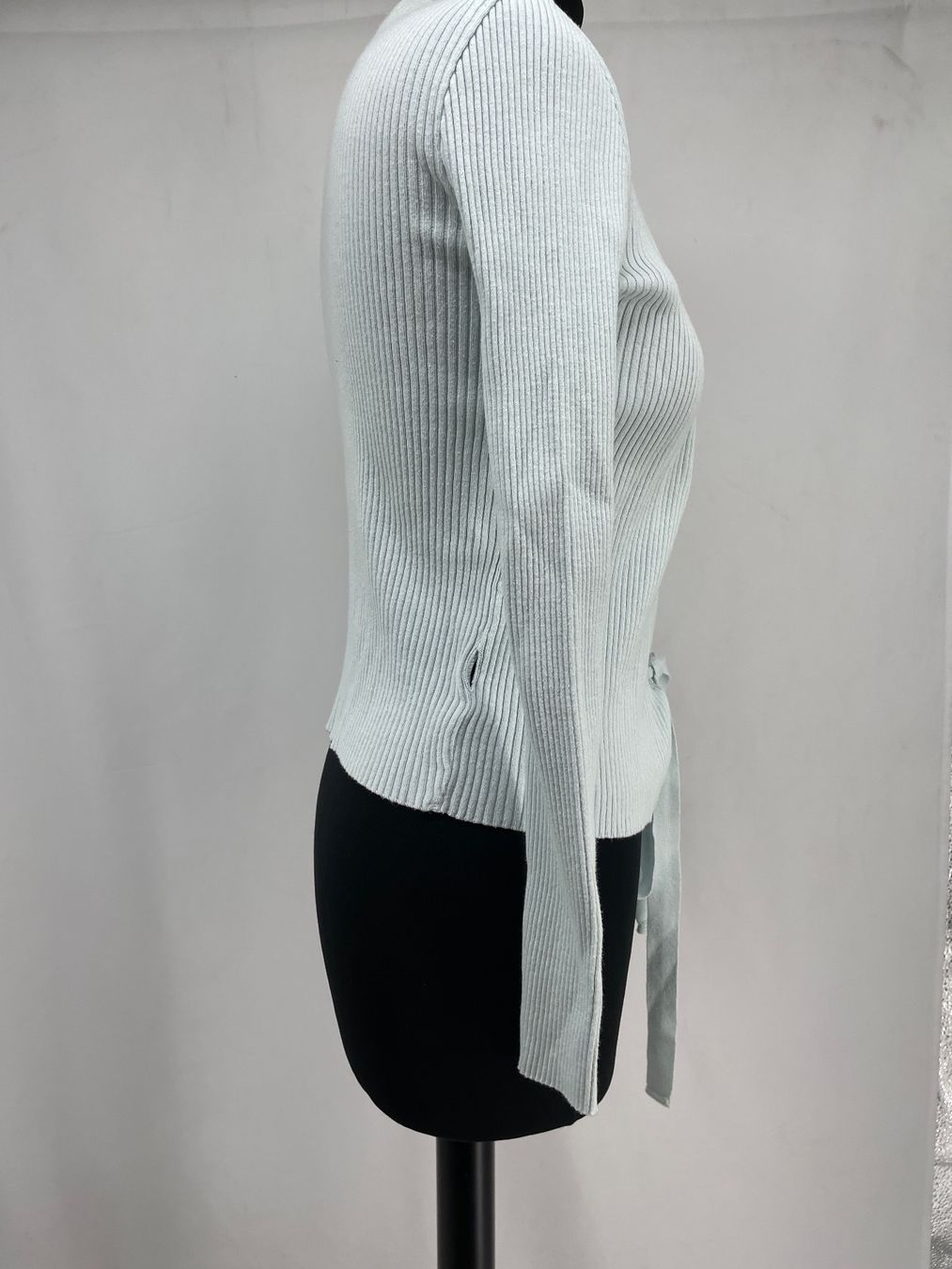 Kookai Top: KOOKAI Crop top bleu à manches – Usato da Lausanne venduto da PlusValue_Lausanne 2