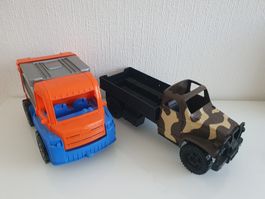 Lot de deux camions jouets ,occasions.