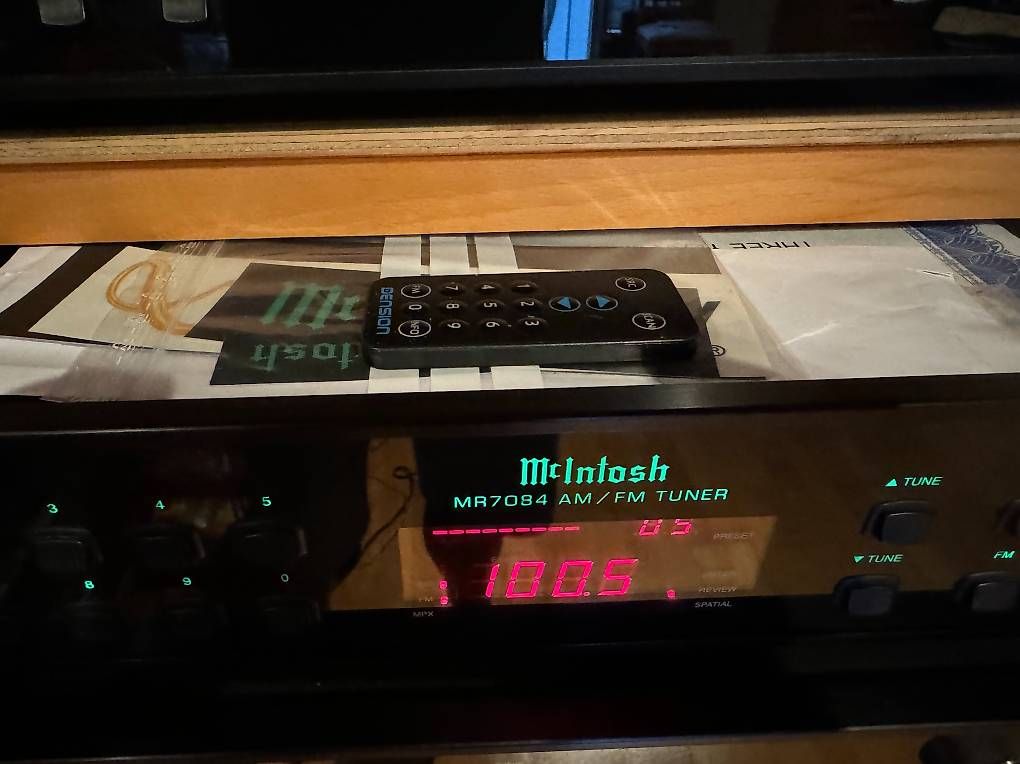McIntosh Radio: McIntosh MR7084 AM/FM/mit integriertem Tuner DAB+ mit FB – Usato da Killwangen venduto da Pegilu 4