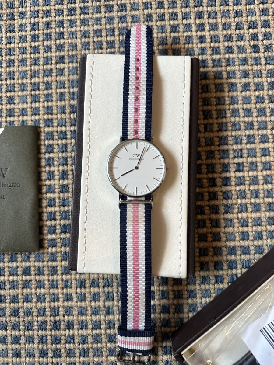 Daniel Wellington Orologi: Daniel Wellington watch – Nuovo (secondo la descrizione) da Zürich venduto da debvio