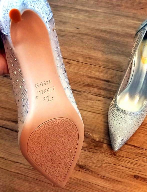 Scarpe da donna: NEU Pumps mit Strass in Gr 38.5 – Nuovo (secondo la descrizione) da Rikon im Tösstal venduto da maverik08 2