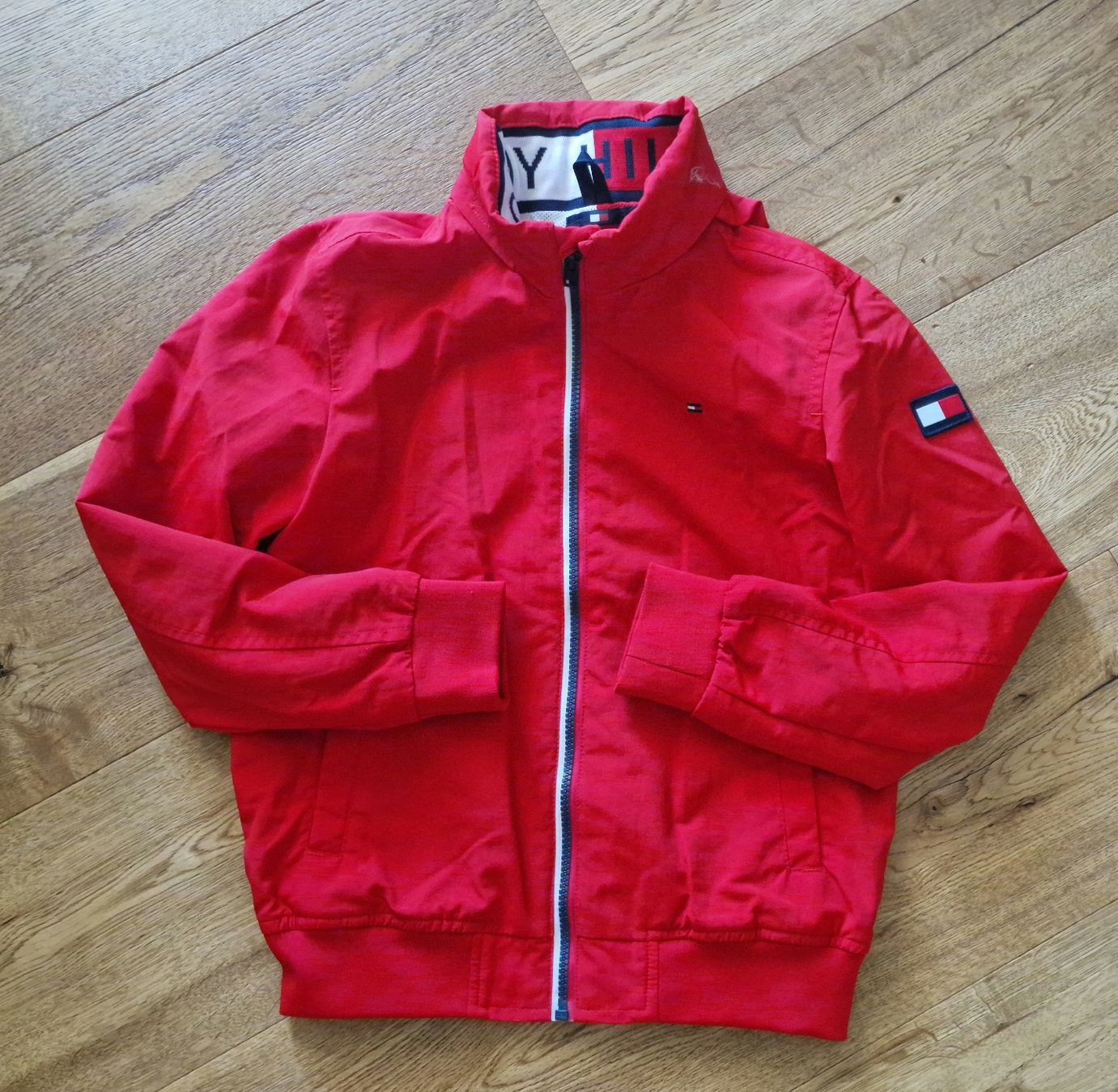 Tommy Hilfiger Lotti & Set di vestiti: Tolle Junge set 140  Nike 34 – Usato da Emmenbrücke venduto da Nadmorebiti 3