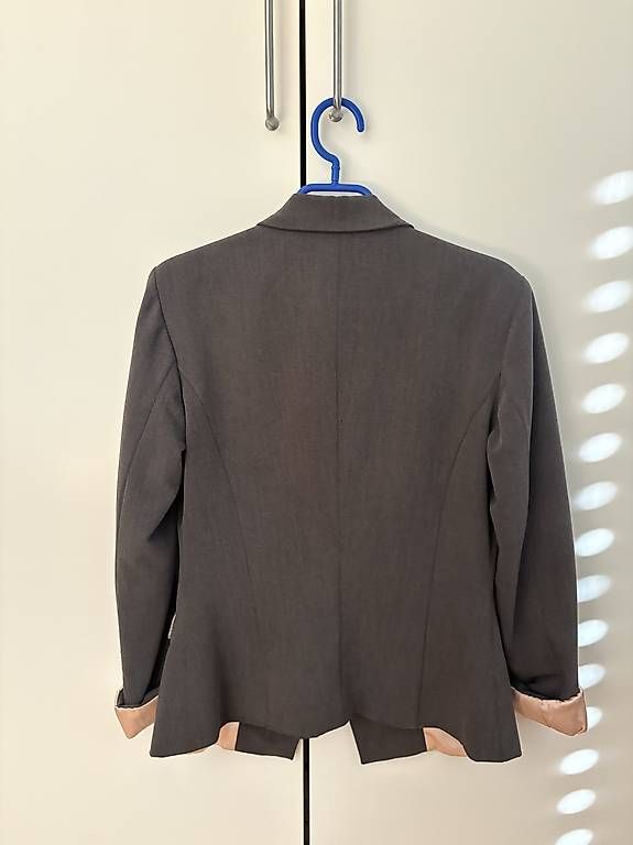 Vestes: Business Blazer, Grösse 38, grau – D'occasion à Zürich par Tamara066 2