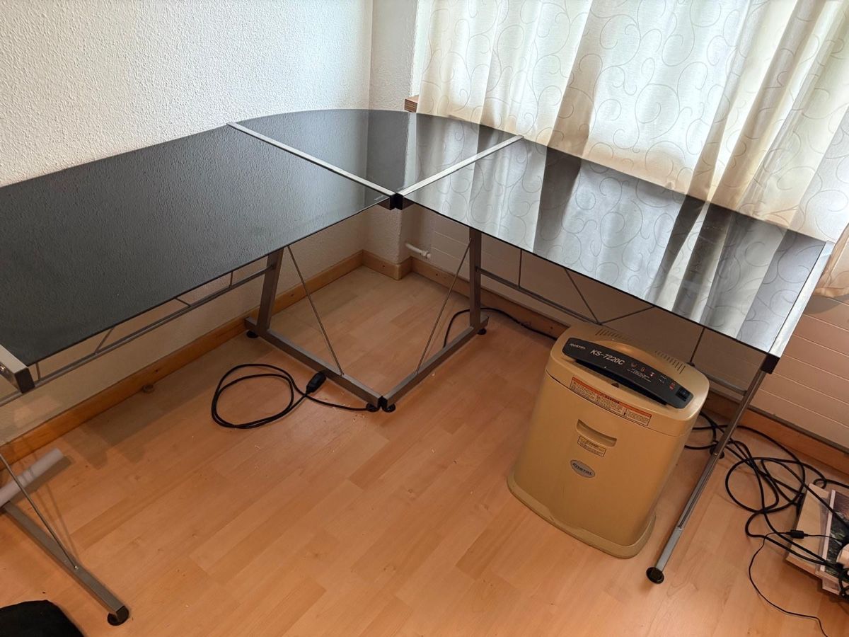Scrivanie: [NEU]: Eckschreibtisch Glas – Nuovo (secondo la descrizione) da Arni AG venduto da CreaFlex