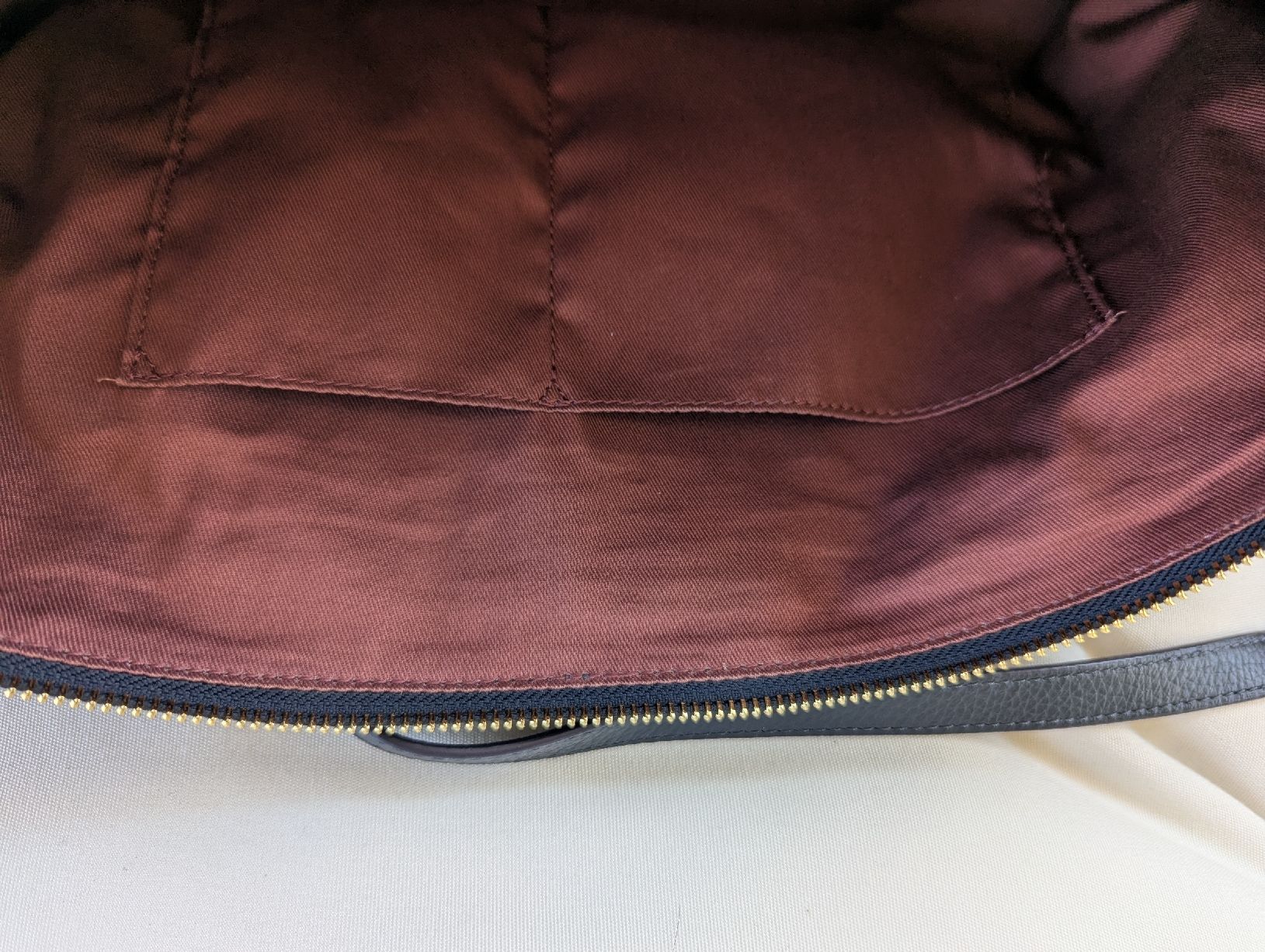Coccinelle Taschen für Damen: COCCINELLE Tasche Leder – Gebraucht aus Seengen von sam_x5tk 8