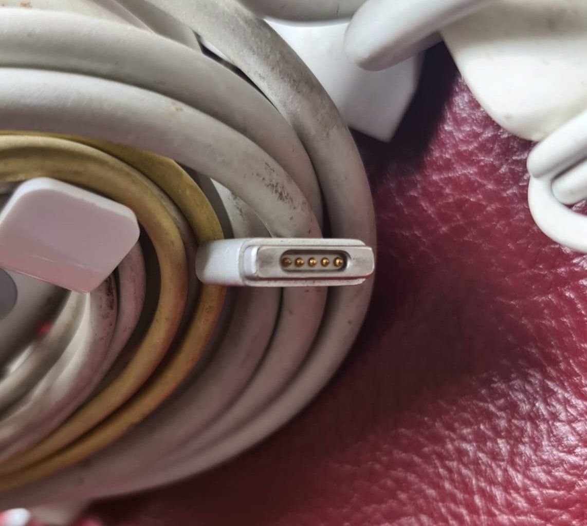 Apple Caricabatterie: 3x Apple MacBook Ladekabel – Usato da zürich venduto da R-N-J 1