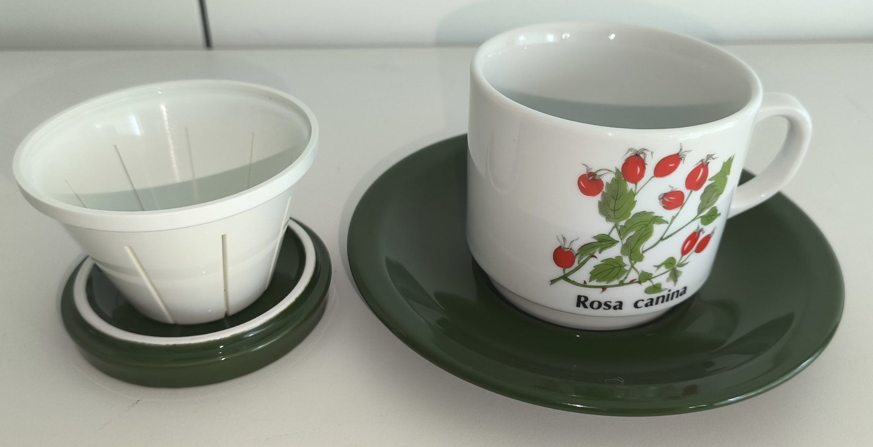 Tazze: Teetasse mit Sieb und Deckel – Usato da Hagendorn venduto da Thom.74 1