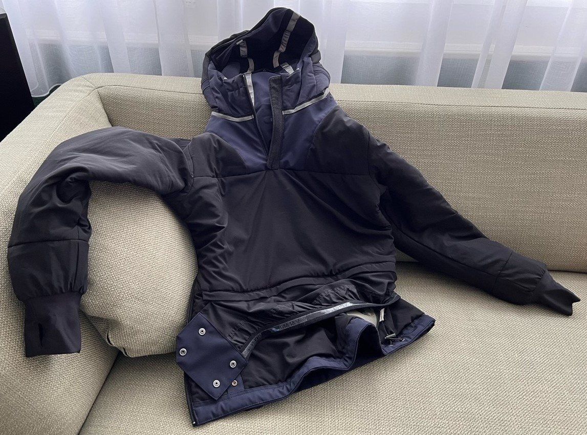 Skis: Napapijri Tech Ski-Anorakjacke Grösse M – Neu (gemäss Beschreibung) aus Zufikon von h_s_8xnb 2