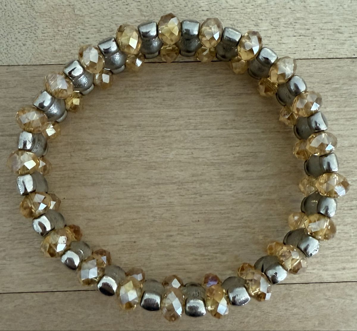 Bracciali & Braccialetti: Elastisches Armband mit Glassteinen und Strass, – Usato da Lyss venduto da Sibella56