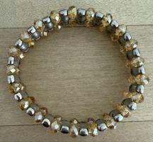 Elastisches Armband mit Glassteinen und Strass,