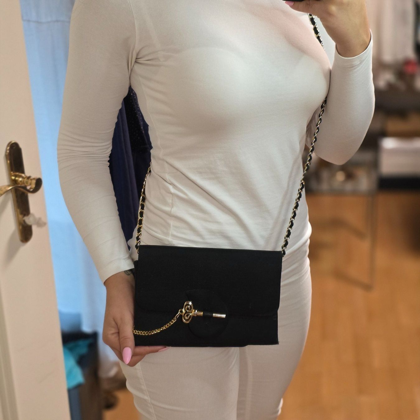 Borse da donna: Vintage schwarze elegante Tasche mit Kette – Usato da Wald ZH venduto da CapLux
