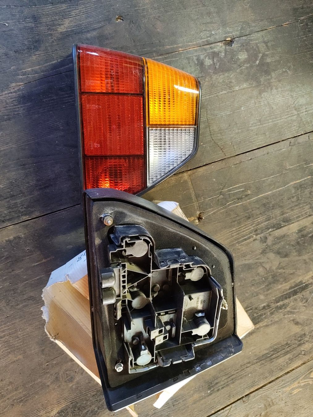 Volkswagen Alle Autoersatzteile: Phare arrière golf 2 – Gebraucht aus Tramelan von fuego1016 2