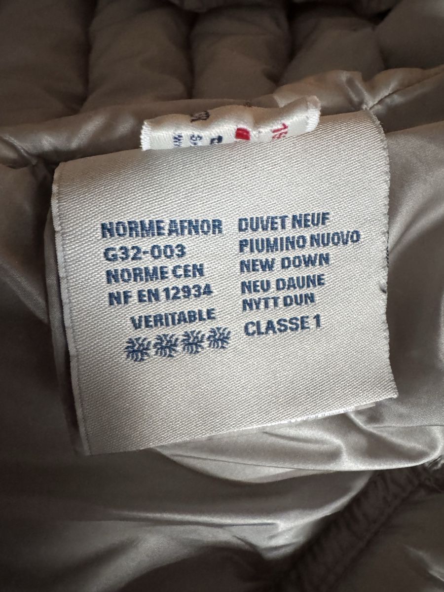Moncler Giacche: Doudoune légère Moncler, Taille 3, gris argent – Nuovo (secondo la descrizione) da Morges venduto da sandy069 1