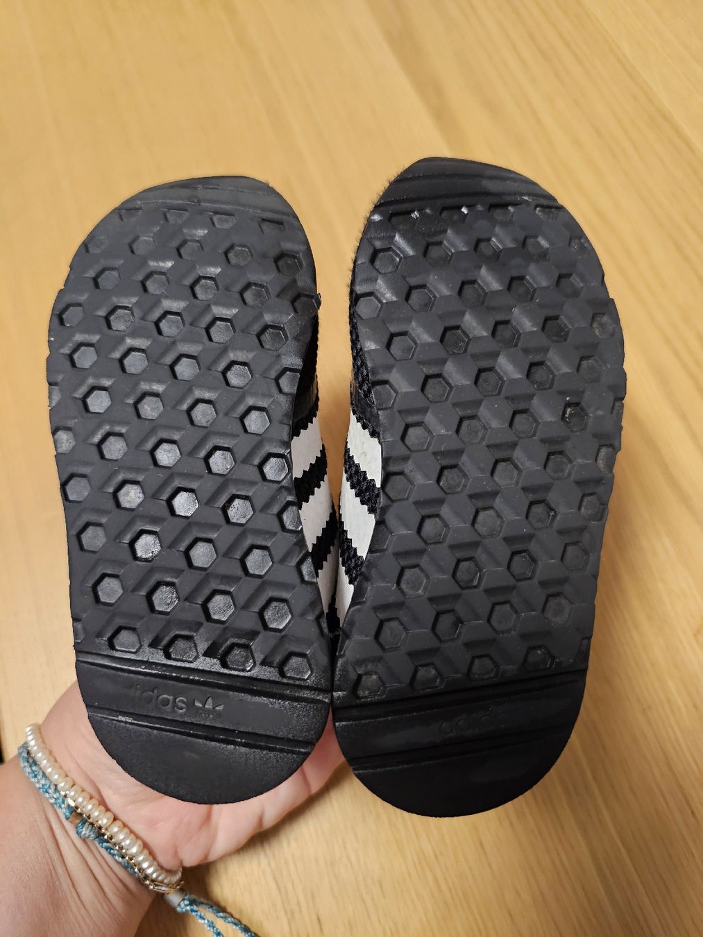 Adidas Chaussures hommes: Adidas Schuhe – D'occasion à Schwyz par Francesca54 1