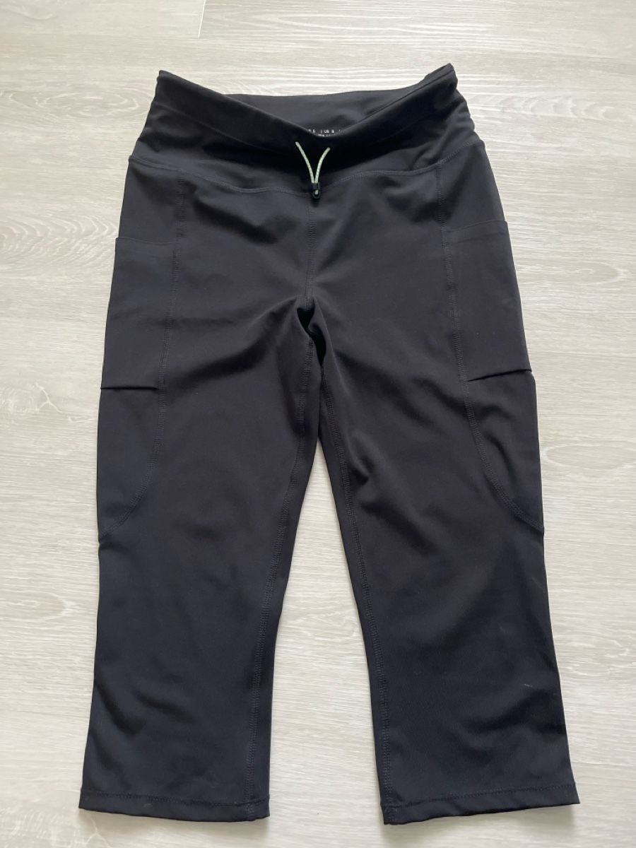 H&M Leggings: Capri Trainingshose von H&M, Gr.S/M – Nuovo (secondo la descrizione) da Derendingen venduto da CaMiPa5