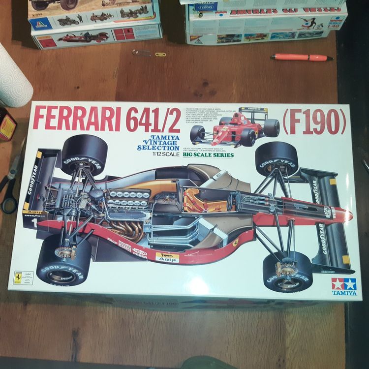 FERRARI 641/2 F1 de Jean ALESI Burago n°6101 et F3000 n°6121 au 1/24