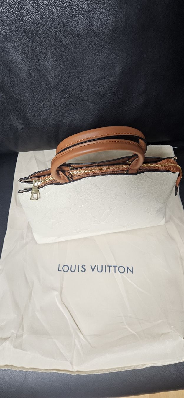 Louis Vuitton Taschen für Damen: Borsa a mano Louis Vuitton. – Neu und originalverpackt aus Berneck von mau_6z9r 1