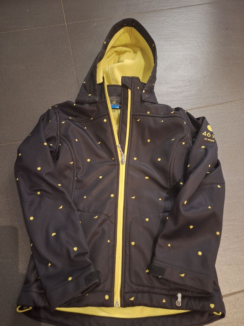 46 Nord Giacche & Cappotti: 46 Nord Softshell Jacke, Grösse 140 – Usato da Brittnau venduto da Norge77