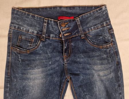 Damen-Jeans in Blau – klassischer Schnitt, bequem&vielseitig