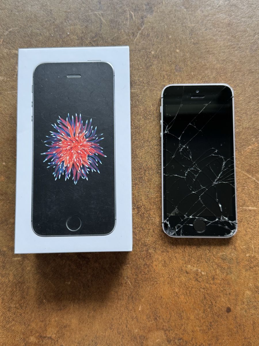 Apple Handys / Smartphones: Iphone SE 64GB – Gebraucht aus Rapperswil SG von kri_jbc2