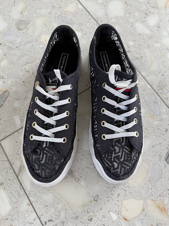 Tommy Hilfiger Chaussures femmes: Sneaker - Tommy Hilfiger - Gr. 39 – D'occasion à Luzern par 2HIGH4U