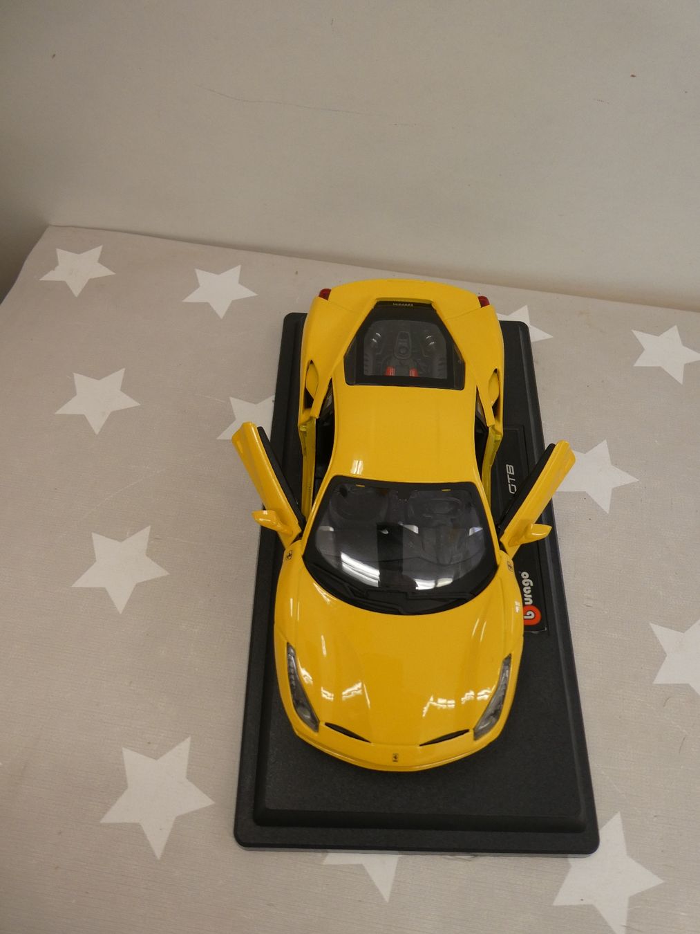 Bburago Modellini d'auto: Modellauto Ferrari 488 GTB Burago 1/24 – Usato da Rafz venduto da Powacaddy 1