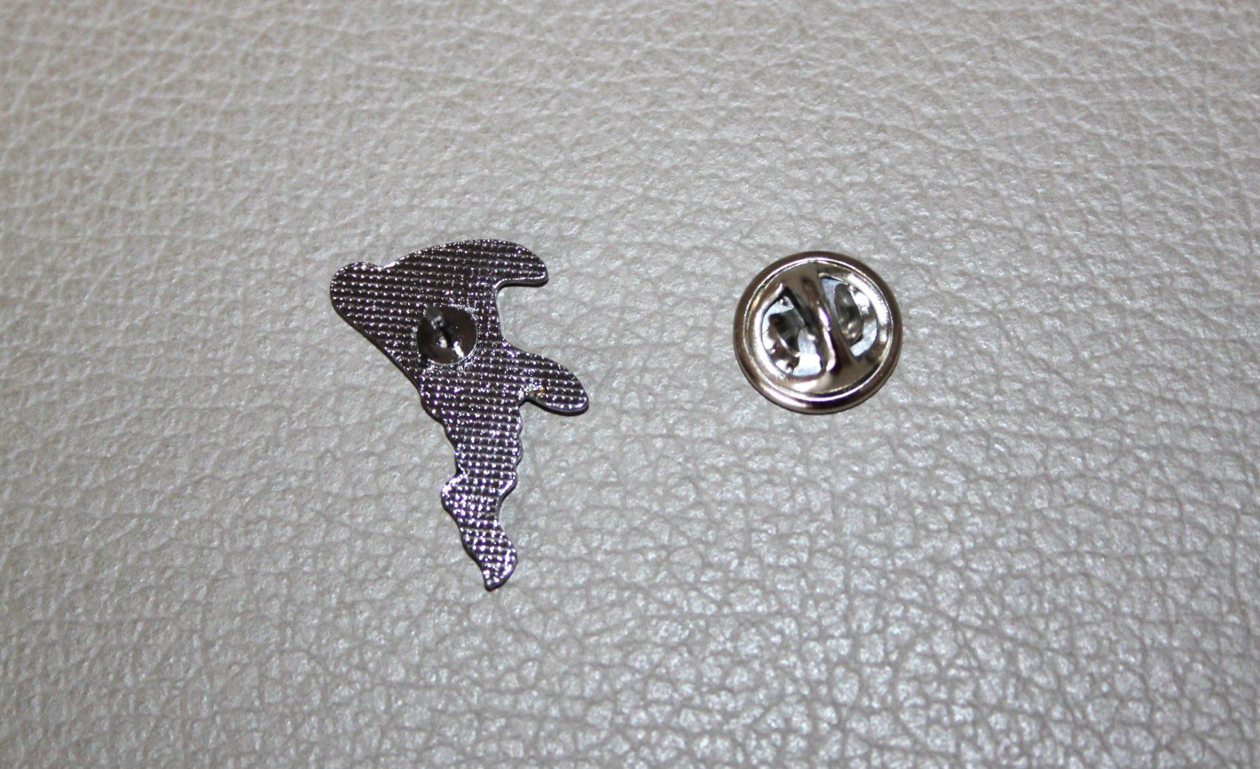 Placchette & Badge: Pin gelb – Usato da Otelfingen venduto da Jupi07 4