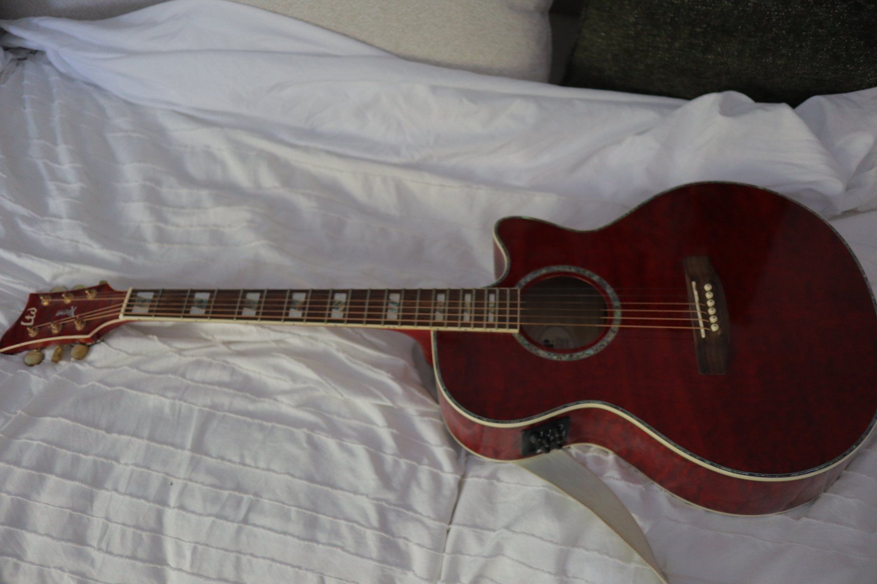 Musikinstrumente: LTD GITARRE - WIE NEU – Gebraucht aus ZEININGEN von NEW70 2