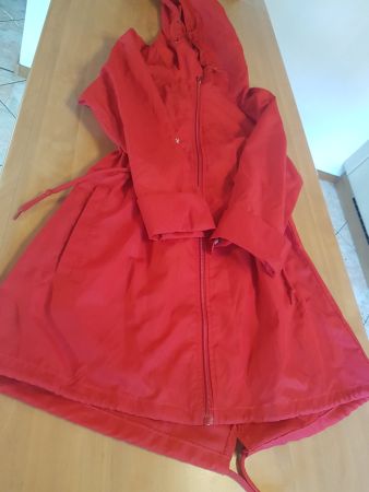 Veste légère avec capuchon taille S marque Chicorée