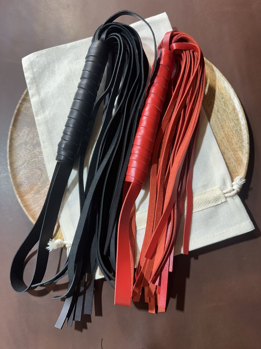 Altro in Accessori per animali: Handgefertigter Leder-Flogger – Nuovo e nell'imballaggio originale da Mettmenstetten venduto da vad_57p2 3