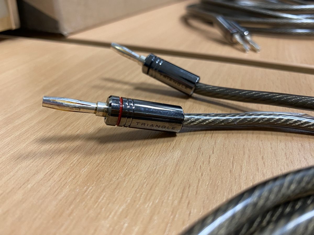 Kabel: 2x 2 meters TRIANGLE OPERA CABLE 4.0mm2 + BP400 BANANA PLUG – Gebraucht aus Ueberstorf von Tommasomancini1947 1