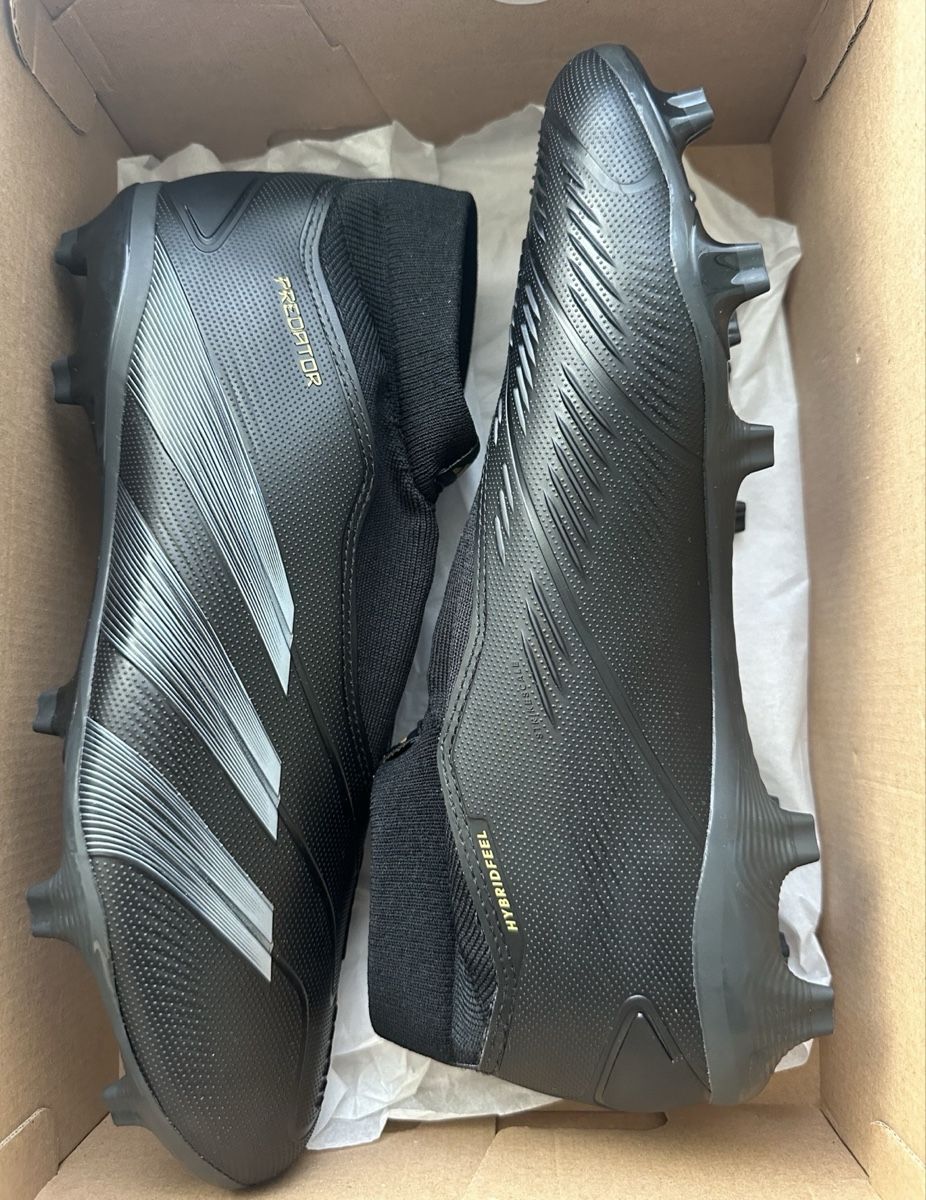 Adidas Herrenschuhe: Fussballschuhe – Neu und originalverpackt aus Dornach von aze_h6rq