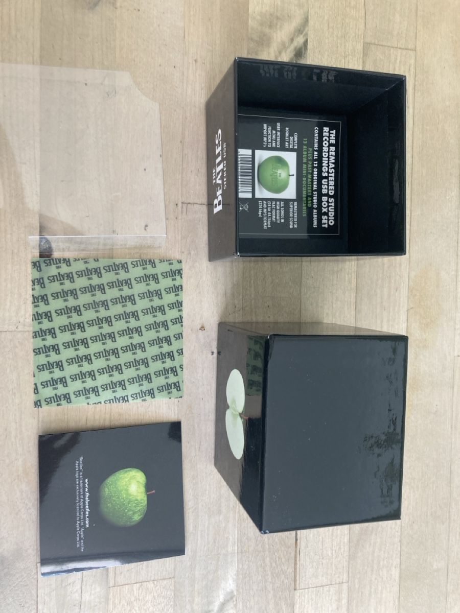 Album: The Beatles Stereo USB – Nuovo (secondo la descrizione) da Zürich venduto da msxmsx 1